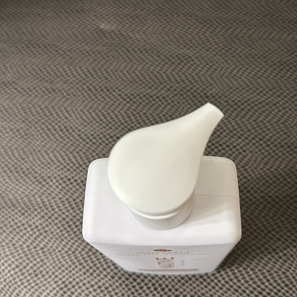 New Bottle of Native Sugar Cookie Moisturizing Facial Cleanser - Picture 3 of 4